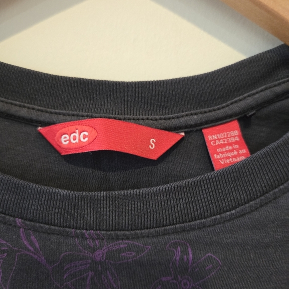 Esprit EDC black purple butterfly graphic tshirt small - Picture 6 of 8